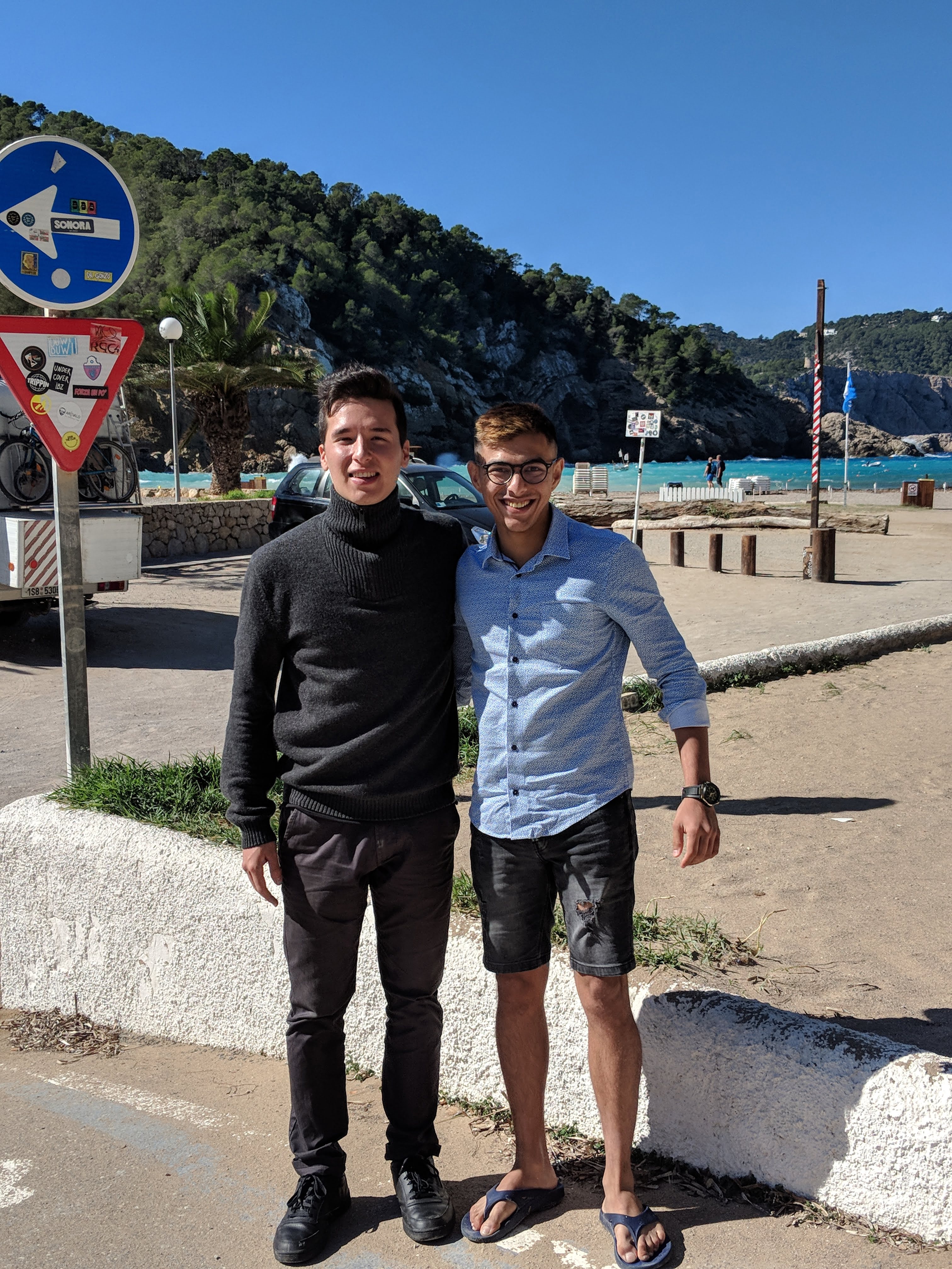 00000IMG 00000 BURST20191015122541256 COVER